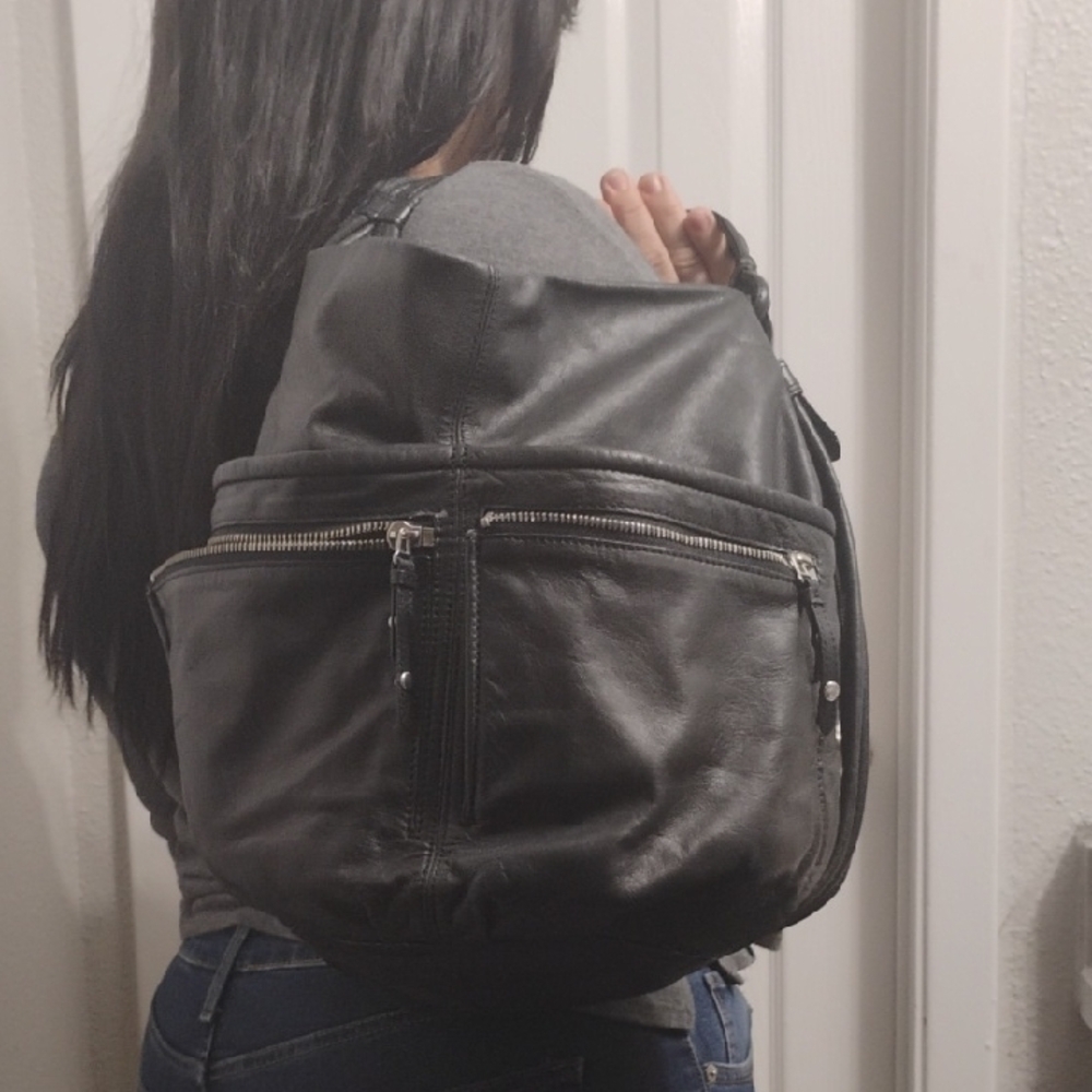 Olivia Harris Black Leather Handbag with Silver Accents - Picture 6 of 9